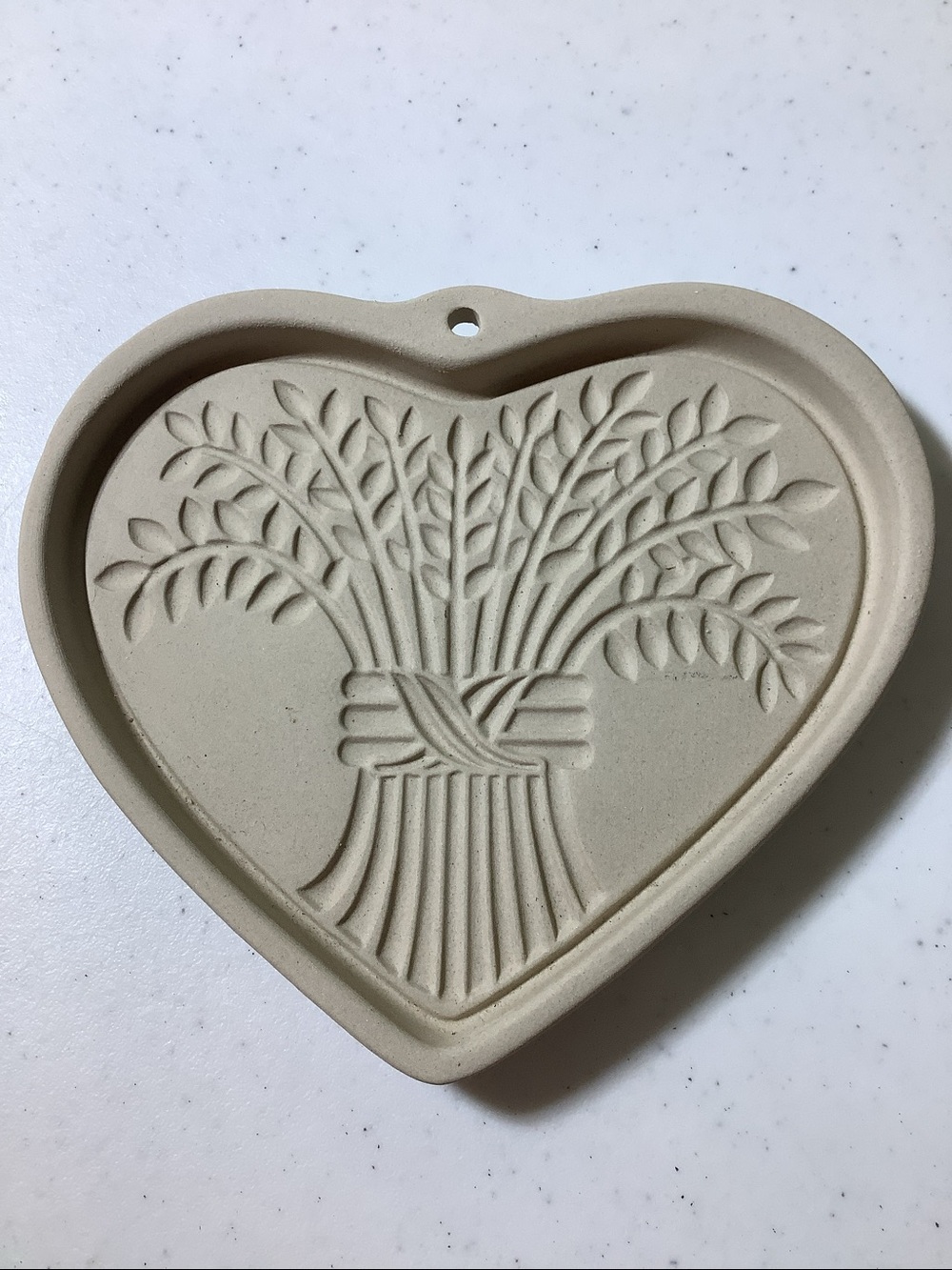 Pampered Chef 2004 Bountiful Heart Stoneware Mold